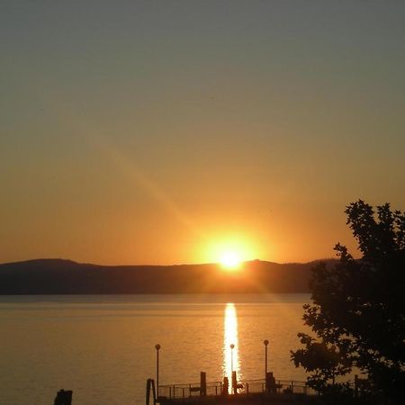 Iride Sul Lago 1 Via Principessa Jolanda 10-Piazza Del Molo Anguillara Sabazia Dış mekan fotoğraf