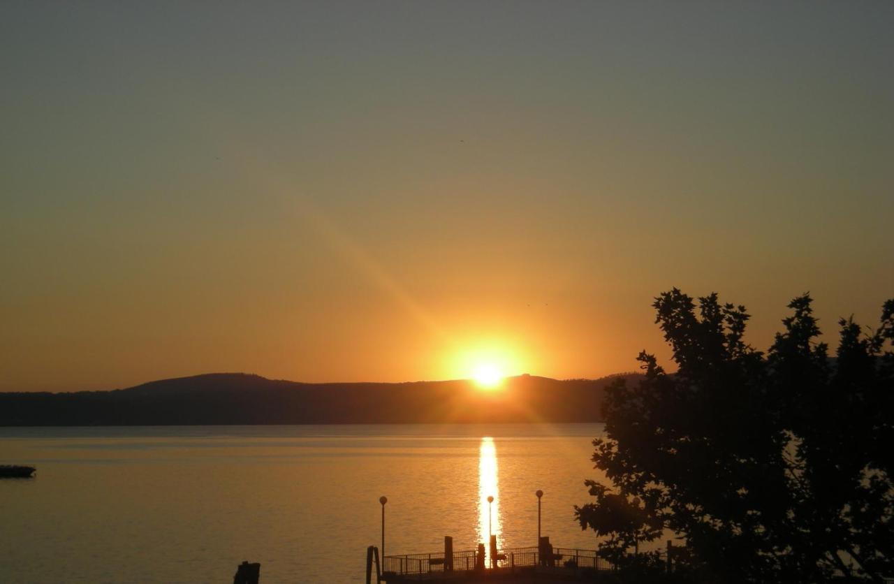 Iride Sul Lago 1 Via Principessa Jolanda 10-Piazza Del Molo Daire Anguillara Sabazia Dış mekan fotoğraf