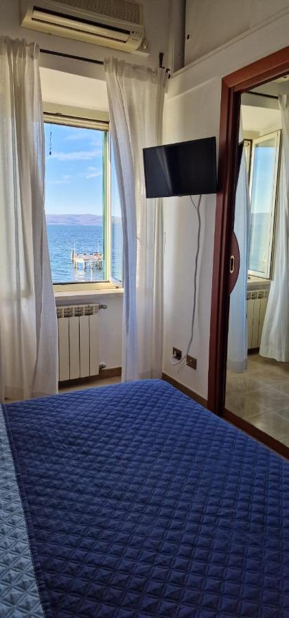 Iride Sul Lago 1 Via Principessa Jolanda 10-Piazza Del Molo Anguillara Sabazia Dış mekan fotoğraf